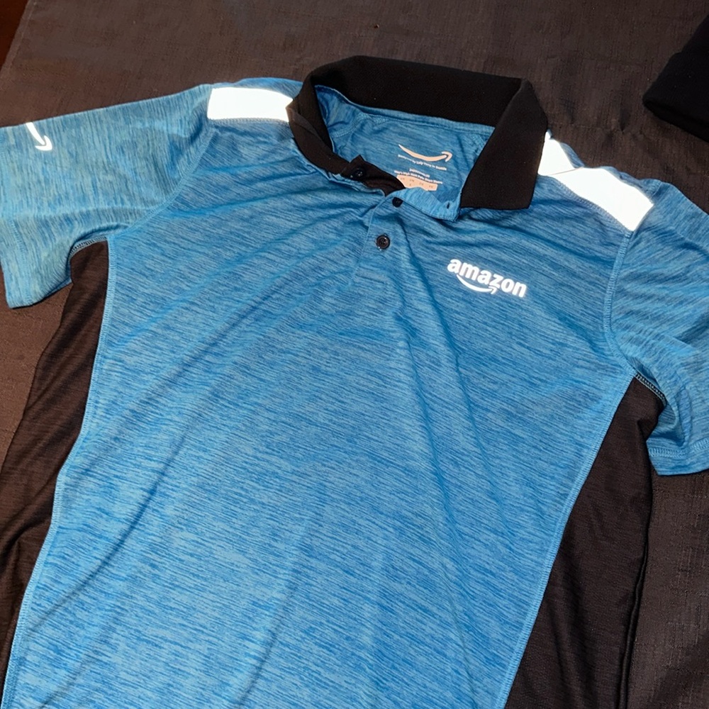 Amazon Delivery Polo(Luly Yang)